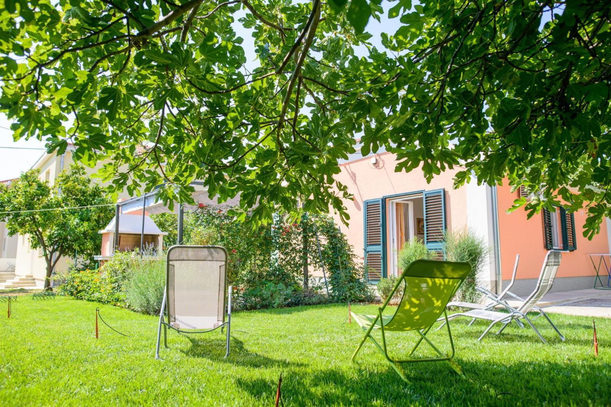 Holiday home Mirjana - with garden Trogir Bagian luar foto